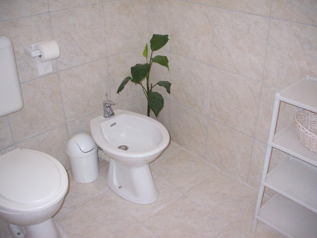 Apartmani Mira เซนญ์ ภายนอก รูปภาพ